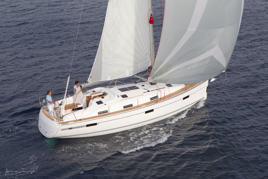 BAVARIA CRUISER 36