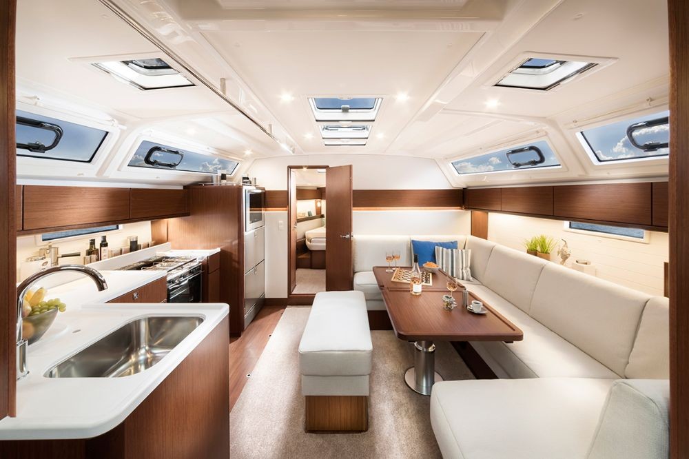 BAVARIA CRUISER 46 image 2