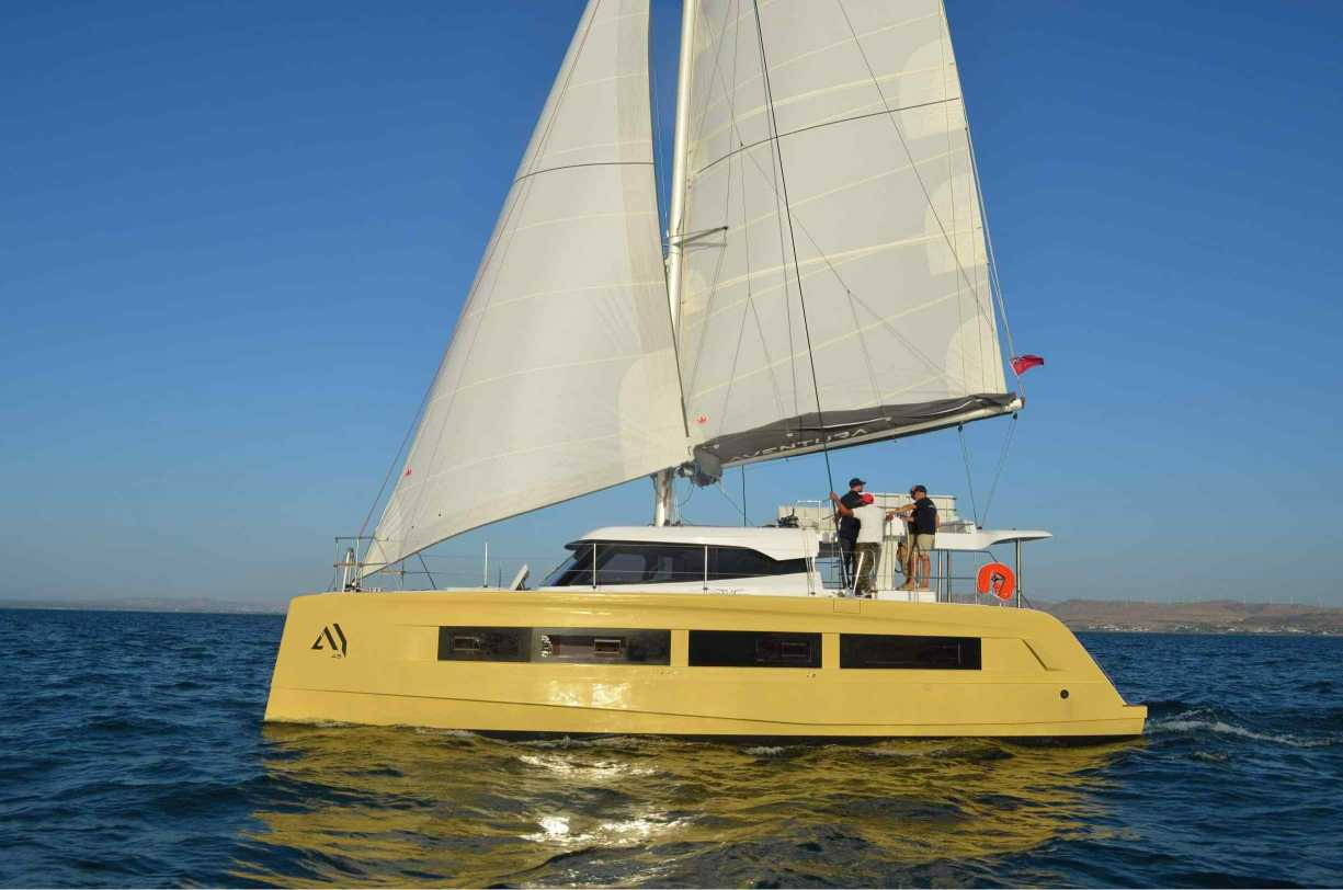 FOUNTAINE PAJOT 44