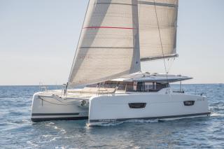 FOUNTAINE PAJOT 42