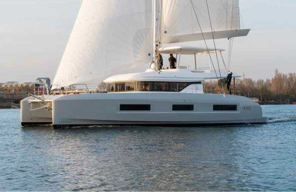 LAGOON 55