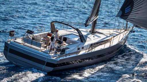 OCEANIS 62